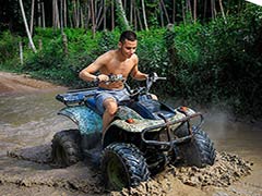 サムイ島ATV（四輪バギー）を体験！どんな道でも走れると言われるATVに乗って、急な坂道、泥道、小川などを走行するスリル満点のアクティビティ。